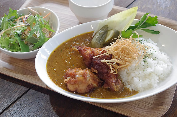 骨付きチキンのカレー